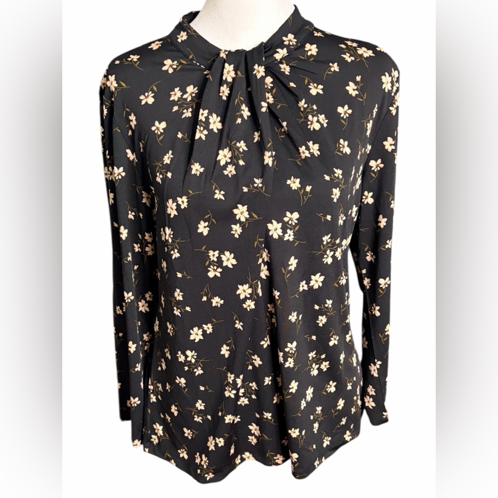 Eclair Floral Black Blouse